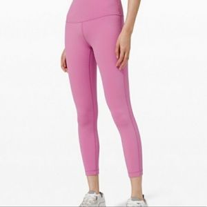 EUC Lululemon wunder under sz 10 28" magenta glow